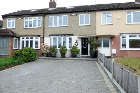 4 bedroom terraced house for sale, Front Lane, Upminster RM14