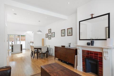 94 Burnthwaite Road, London, SW6 5BG