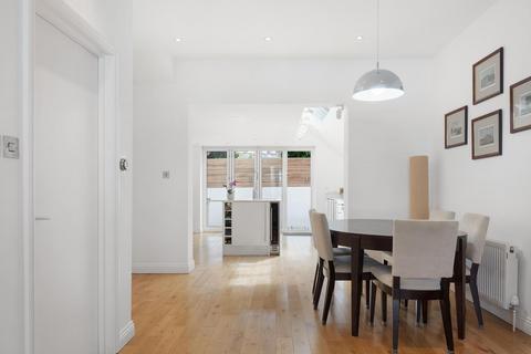 94 Burnthwaite Road, London, SW6 5BG