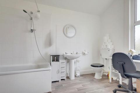 133 Bournemouth Park Road, Southend-on-sea, SS2 5JL