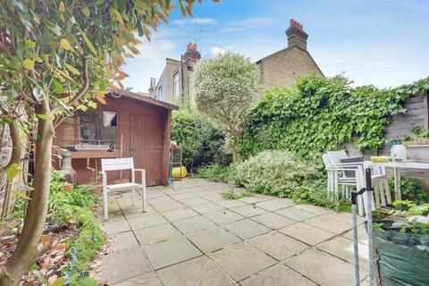 133 Bournemouth Park Road, Southend-on-sea, SS2 5JL