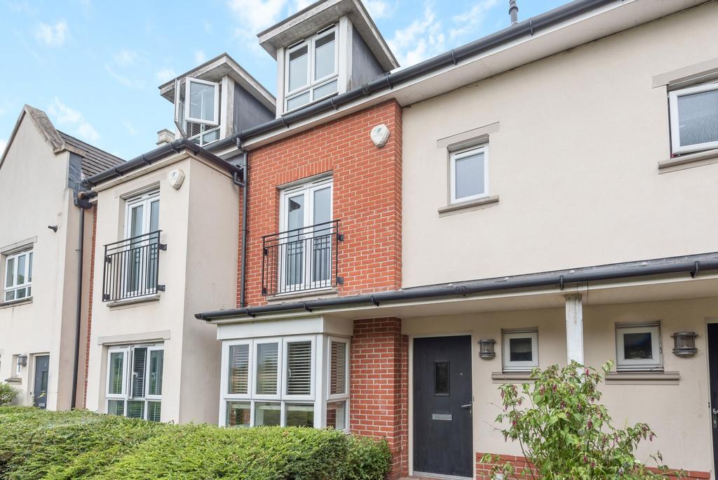 Palace Way, Woking, GU22 4 bed terraced house for sale - £475,000