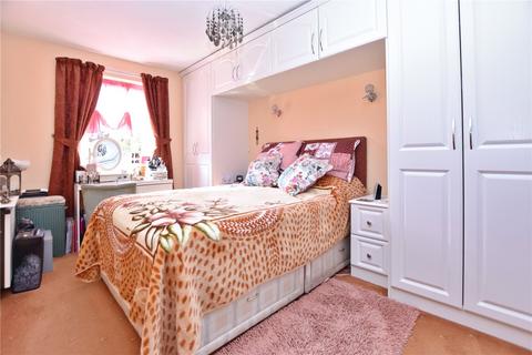 2 bedroom flat for sale, Mayplace Road East, Bexleyheath, DA7