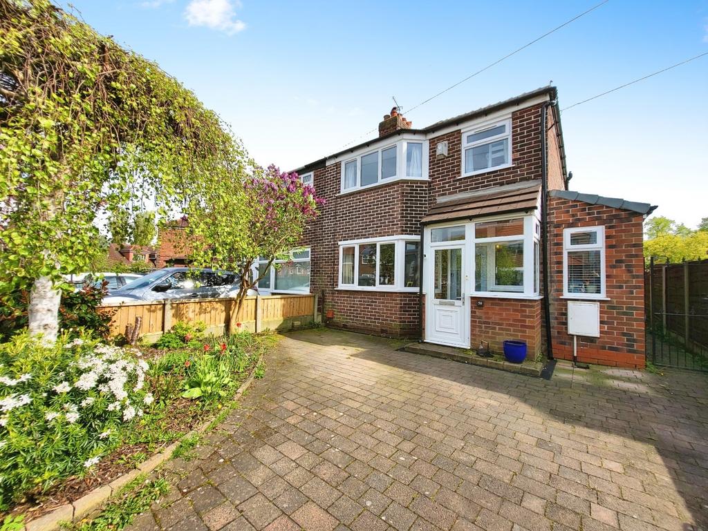 Foxhall Road, Timperley, Altrincham... 3 bed semidetached house for