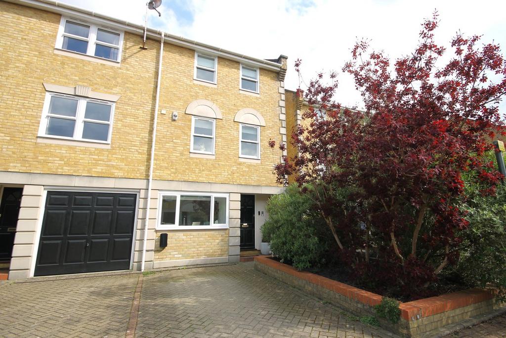 Vicarage Drive, Beckenham, BR3 4 bed end of terrace house for sale £725,000