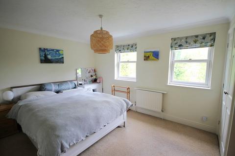 4 bedroom end of terrace house for sale, Vicarage Drive, Beckenham, BR3