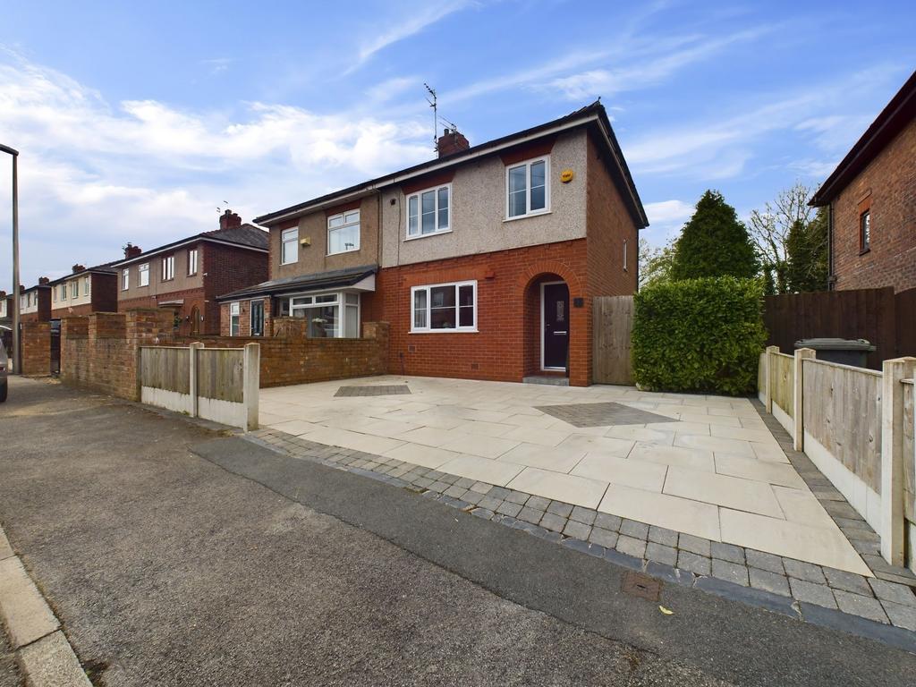 Tyldesley, Manchester M29 3 bed semidetached house for sale £215,000