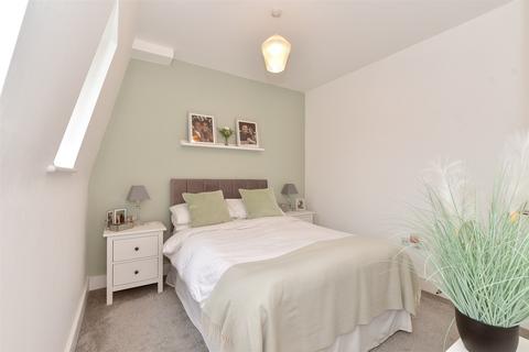 1 bedroom apartment for sale, Aston Road, Laindon, Basildon, Essex