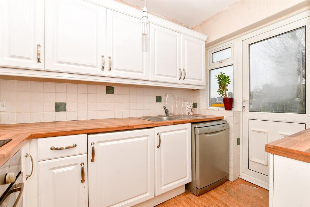 Fieldsend Road, Cheam Village, Surrey 4 bed semidetached house for