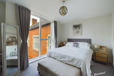 2 bedroom flat for sale, The Exchange, Aylesbury, Buckinghamshire