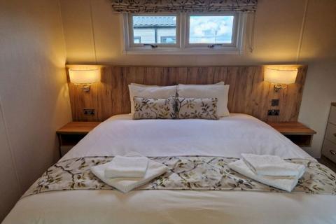 2 bedroom lodge for sale, Brightlingsea Holiday Park, Brightlingsea CO7