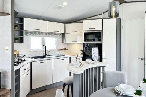 2 bedroom static caravan for sale, Heathland Beach, Kessingland NR33