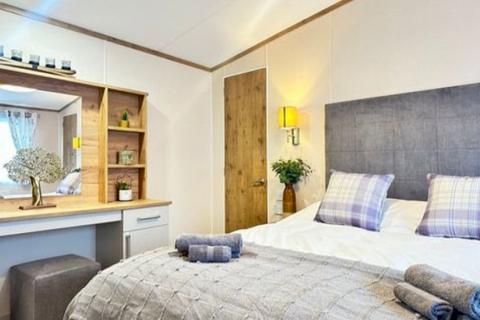 2 bedroom lodge for sale, Heathland Beach, Kessingland NR33