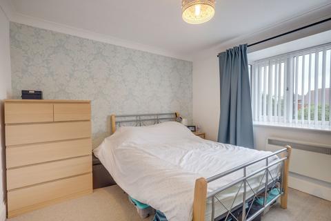 1 bedroom flat for sale, Leigh Road, Leigh-on-sea, SS9