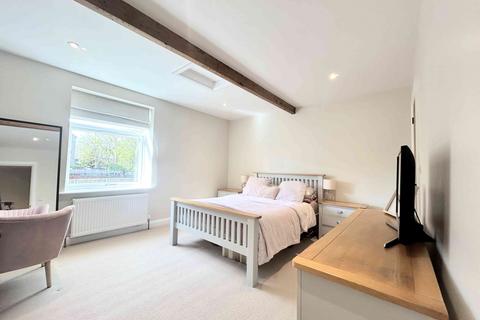 3 bedroom cottage for sale, Laund Road, Huddersfield HD3