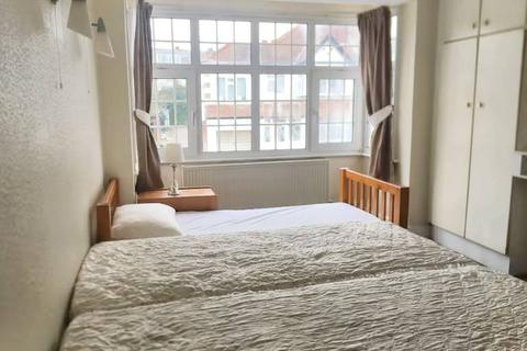 2 bedroom house share to rent, Stilecroft Gardens, Wembley HA0