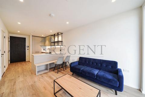 Studio to rent, Iris House, Hemlock Street, E14