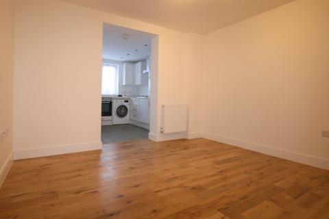 3 bedroom flat to rent, 1 Highfield Avenue, Greater London NW11