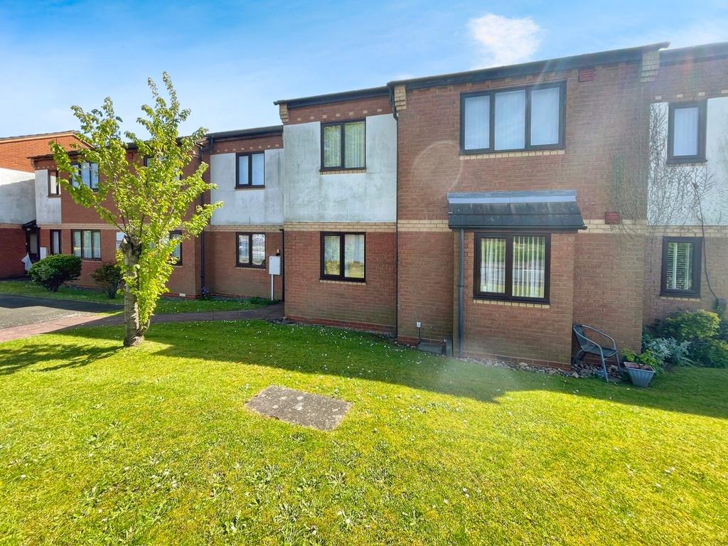 Gainsborough Crescent, Birmingham, B43 2 bed apartment for sale £125,000