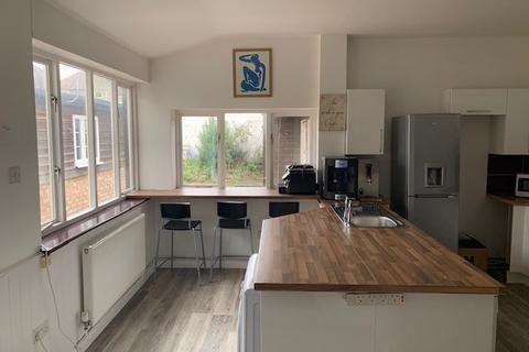 1 bedroom in a house share to rent, Room 1, 6 Ashcombe Road, Weston-super-Mare, Somerset