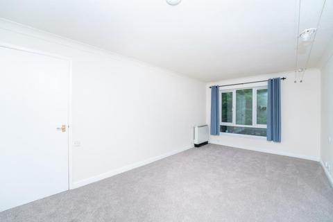 undefined, Walker Close, W7