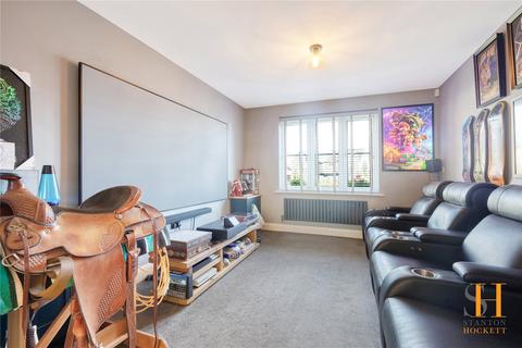 37 Oak Crescent, Wickford, SS11 7FF