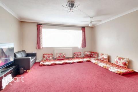 3 bedroom flat for sale, Keith Road, Hayes