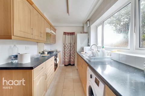 3 bedroom flat for sale, Keith Road, Hayes