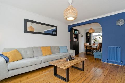 22 Blackchapel Close, Edinburgh, EH15 3SJ