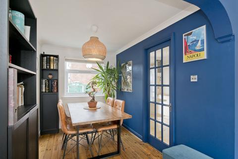 22 Blackchapel Close, Edinburgh, EH15 3SJ