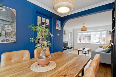 22 Blackchapel Close, Edinburgh, EH15 3SJ