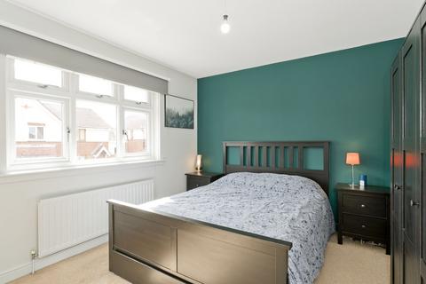 22 Blackchapel Close, Edinburgh, EH15 3SJ