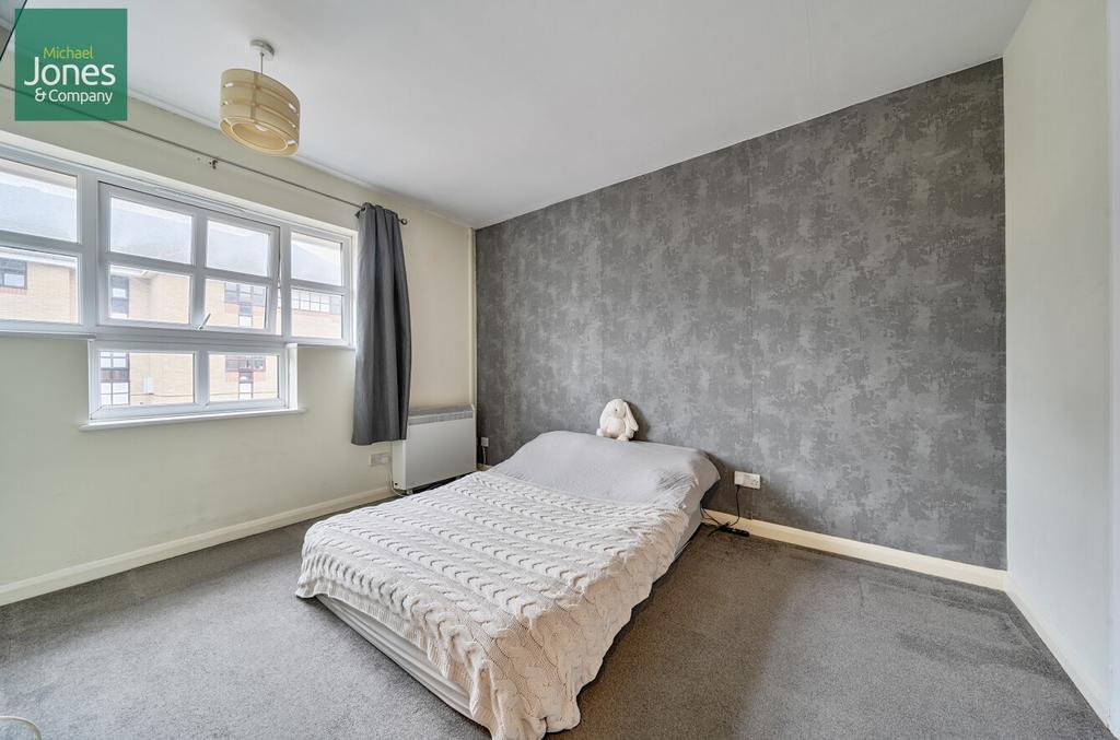 Main Beroom