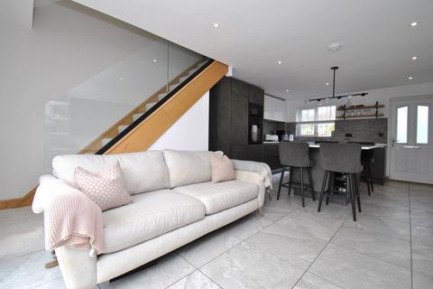 32 Chagny Close, Letchworth Garden City, SG6 4BY