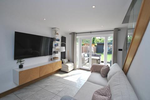 32 Chagny Close, Letchworth Garden City, SG6 4BY