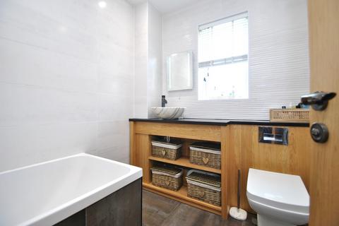 32 Chagny Close, Letchworth Garden City, SG6 4BY