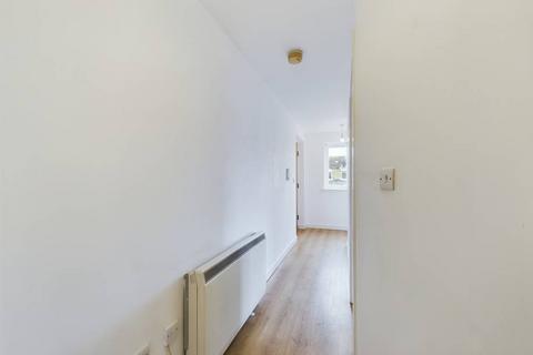 Apartment 3, Regis House, 716 Hessle Road, Hull, HU4 6JA