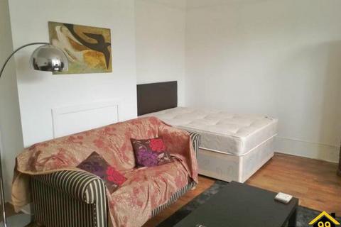 2 bedroom flat for sale, Ellesmere road, Chiswick, London, W4