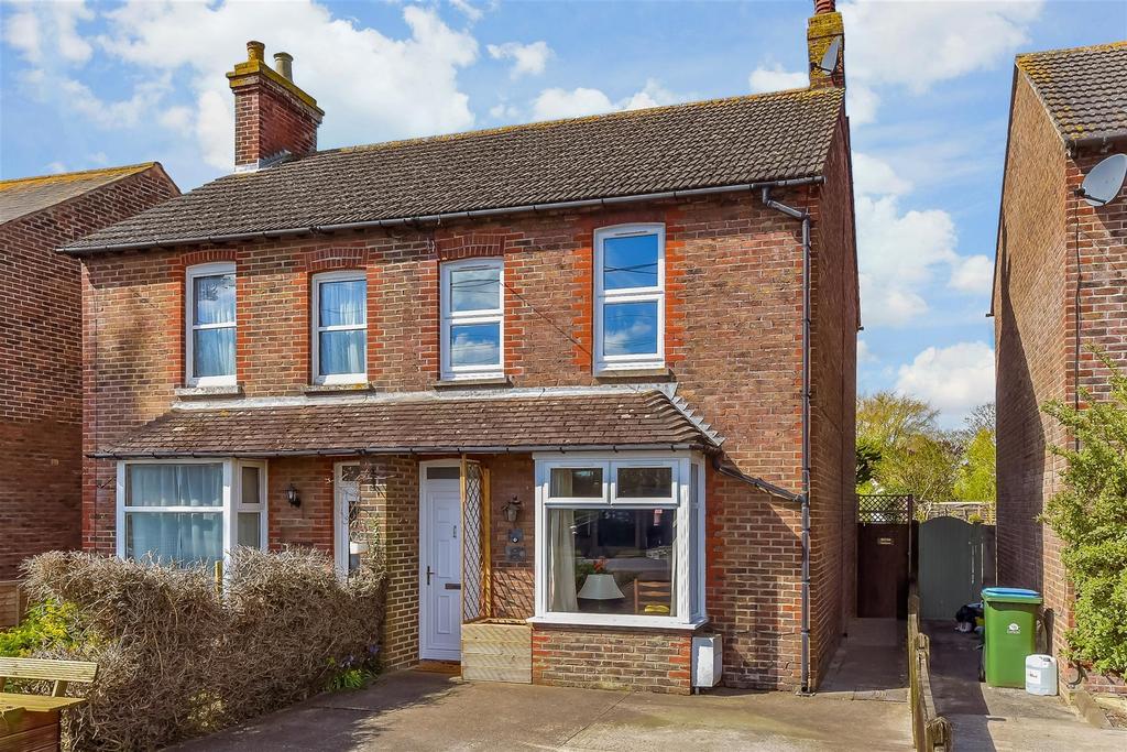 Lyminster Road, Wick, Littlehampton... 2 bed semidetached house for