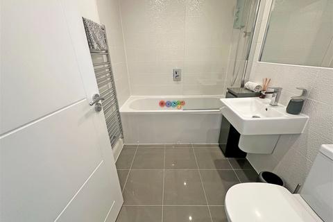 38 Burnham Road, Wythall, Birmingham, B47 6AT