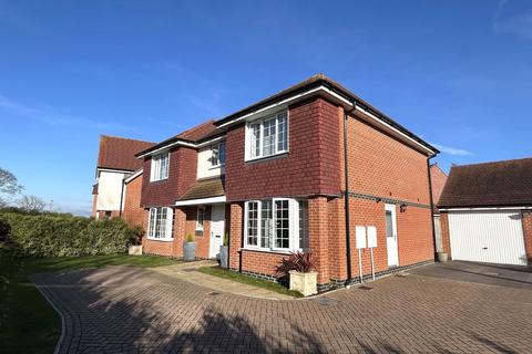 4 bedroom detached house for sale, Tatlow Chase, Littlehampton, BN17