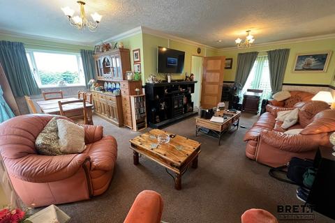 3 bedroom detached bungalow for sale, Whitehall Avenue, Pembroke, Pembrokeshire. SA71 4QR