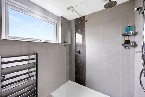 26 Westleas, Horley, RH6 8AF