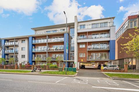 2 bedroom apartment for sale, New Zealand Avenue, Walton-on-Thames, KT12