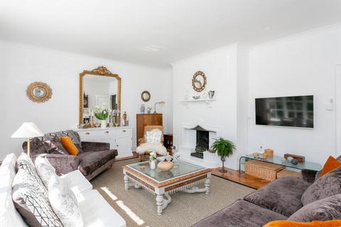 Maryland Cottage Cliff Road, Hythe, CT21 5XH