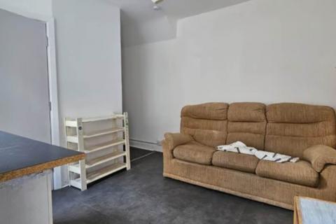 2 bedroom flat to rent, Uxbridge Road, Hanwell