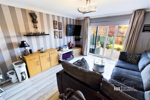 396a Hook Road, Chessington, KT9 1NA