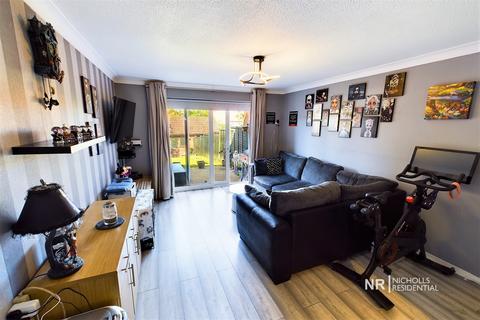 396a Hook Road, Chessington, KT9 1NA