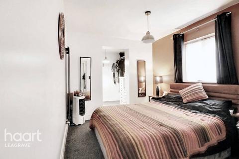 4 bedroom semi-detached house for sale, Limbury Road, Luton