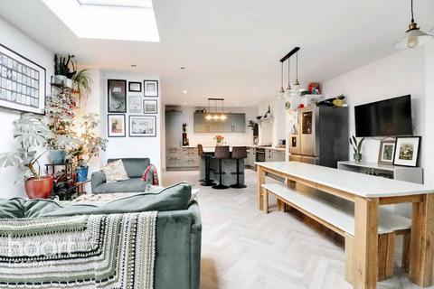88 Limbury Road, Luton, LU3 2PL
